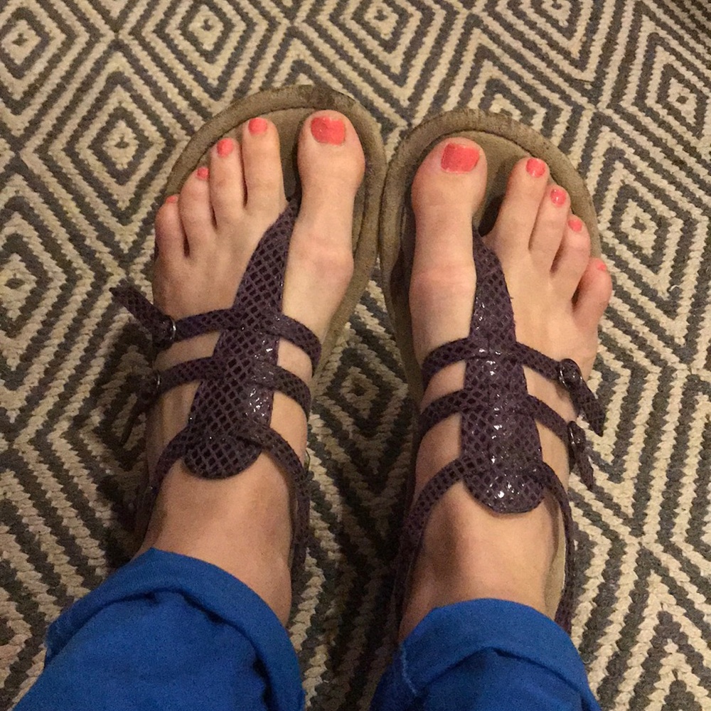 Roxy sandals